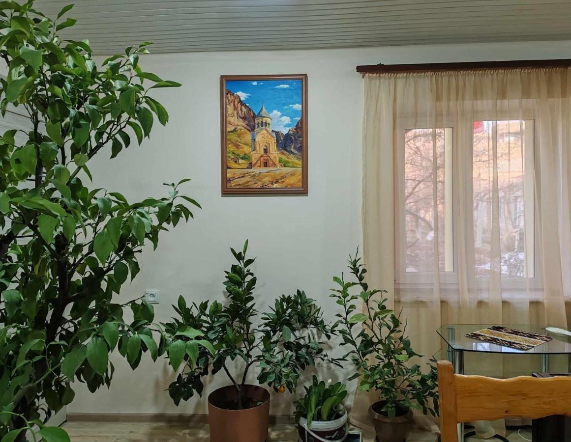 Готель Sun House Yeghegnadzor Екстер'єр фото
